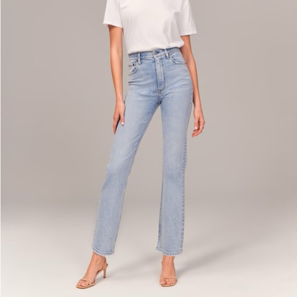 Abercrombie & Fitch Straight High Rise Jean